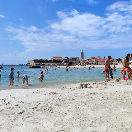 Apartments And Rooms By The Sea Banjol, Rab - 5077 Buitenkant foto