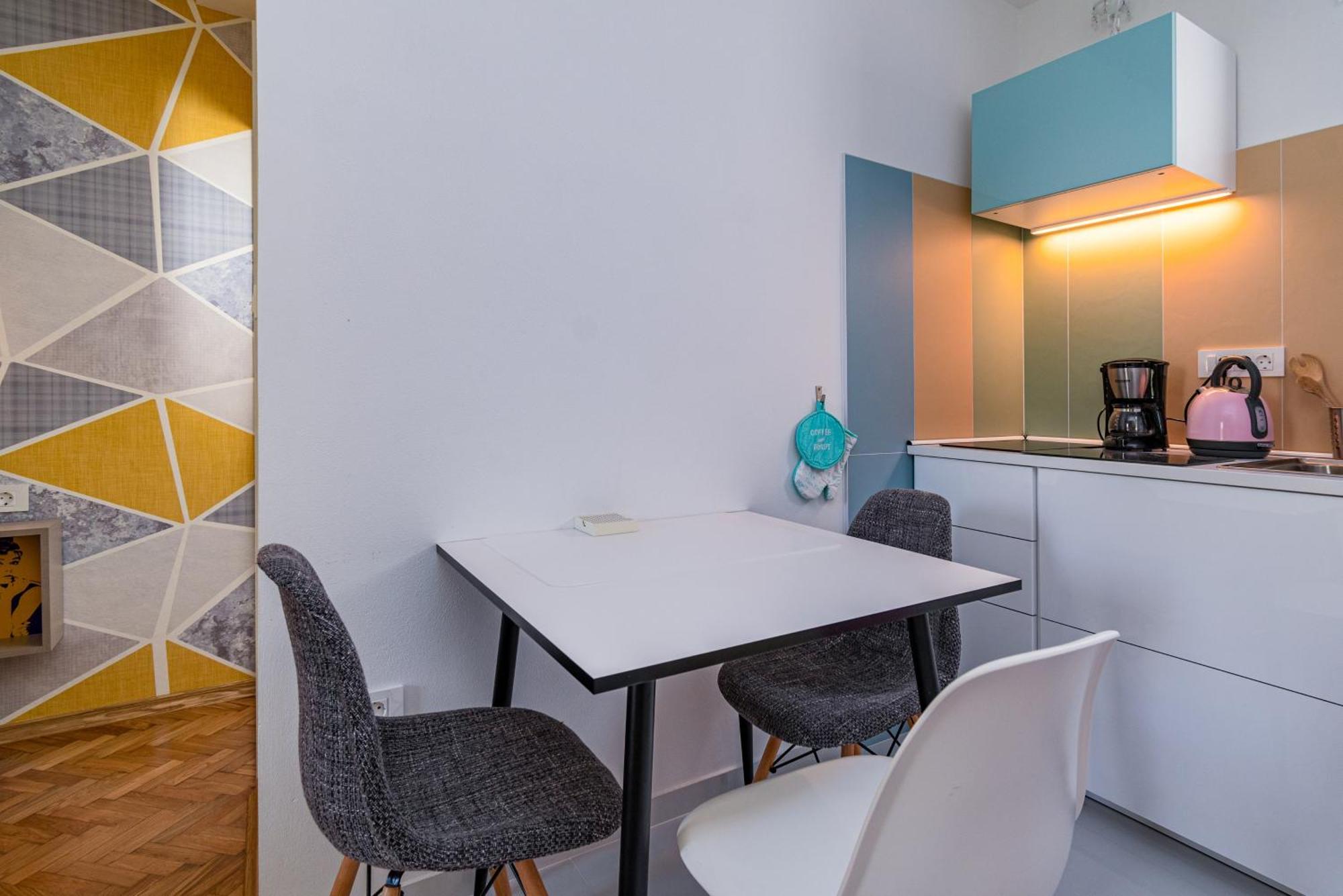 Apartments And Rooms By The Sea Banjol, Rab - 5077 Buitenkant foto